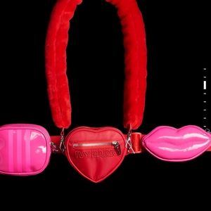 NWT Adidas x Ivy Park Heart Belt Bag